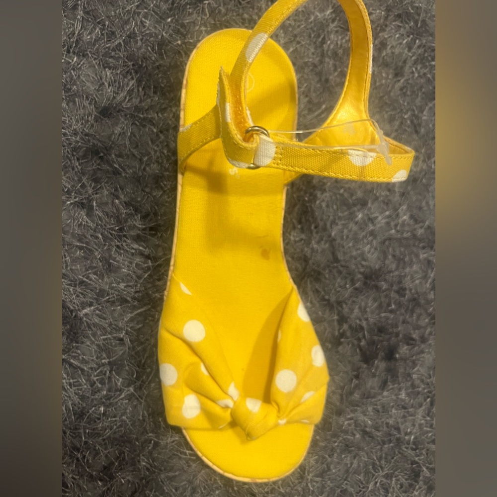 Y2k Yellow & White Polka Dot Wedge Sandals! - Picture 5 of 16